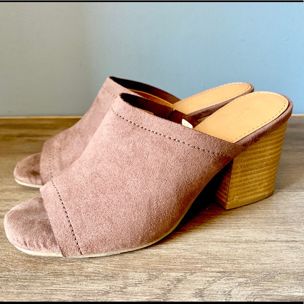 Universal Thread brown miles block heel sandals 6